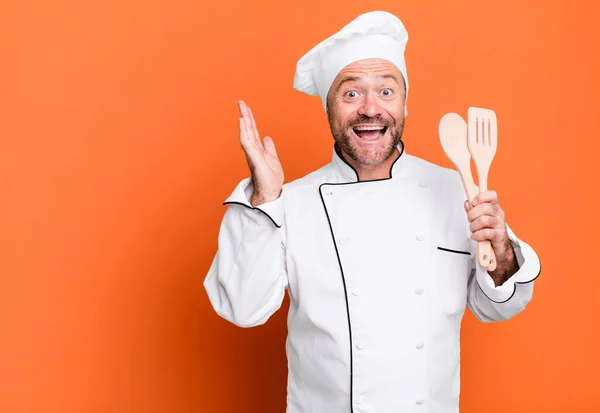 Middle Age Man Feeling Happy Surprised Realizing Solution Idea Chef — Stock Photo, Image