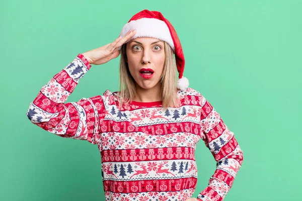 Pretty Blonde Woman Looking Happy Astonished Surprised Christmas Santa Hat —  Fotos de Stock