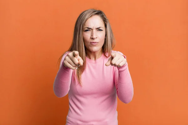 Blonde Adult Woman Pointing Forward Camera Both Fingers Angry Expression — Stockfoto