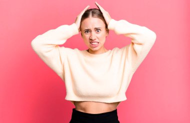 Hayal kırıklığına uğramış ve sıkılmış hissediyorum, başarısızlıktan bıkmış ve bıkmış, sıkıcı işlerden bıkmış