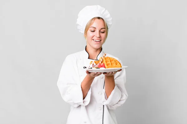 Pretty Caucasian Restaurant Chef Woman Cooking Waffles — Foto de Stock