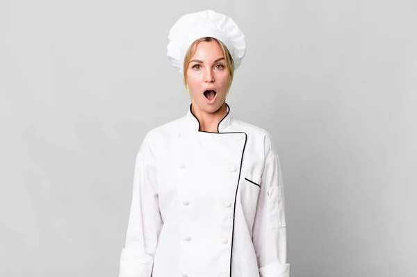 Caucasian Blonde Woman Looking Very Shocked Surprised Chef Concept — Stock Photo, Image