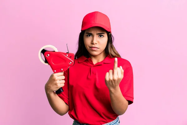 Hispanic Pretty Woman Feeling Angry Annoyed Rebellious Aggressive Packer Delivery — Stockfoto