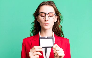 VIP kartı olan genç ve güzel bir kadın.