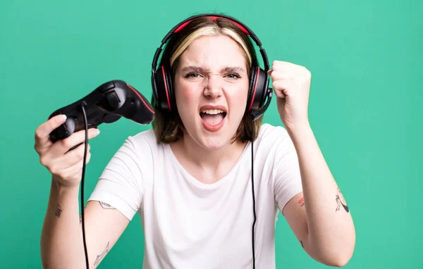 Young Pretty Woman Headset Controller Gamer Concept — Stockfoto