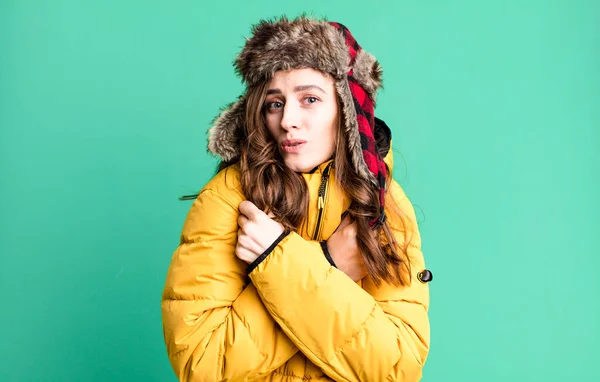 Mladá Hezká Žena Zimním Oblečení Studený Zimní Koncept — Stock fotografie