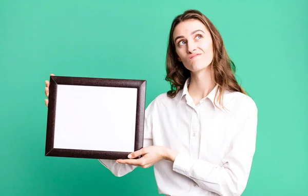 Young Pretty Woman Holding Empty Frame Copy Space — Stock Photo, Image