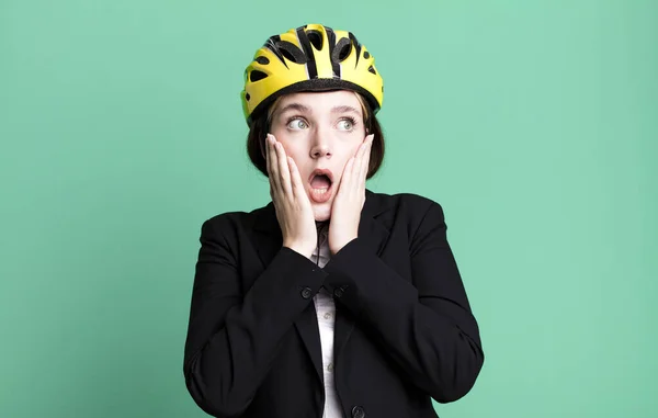 Young Pretty Woman Feeling Happy Excited Surprised Bike Businesswoman Concept — Stockfoto