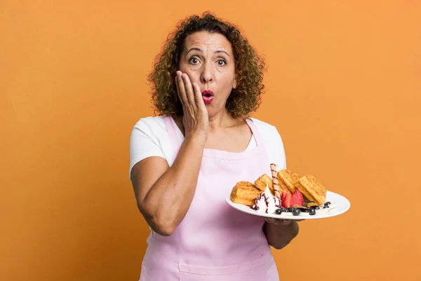 Pretty Middle Age Woman Feeling Shocked Scared Home Made Waffles — Stock Photo, Image