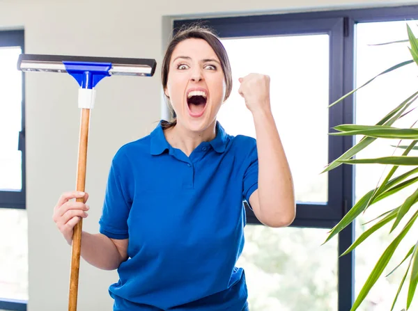 Young Pretty Woman Shouting Aggressively Angry Expression Windows Washer Concept — Stockfoto
