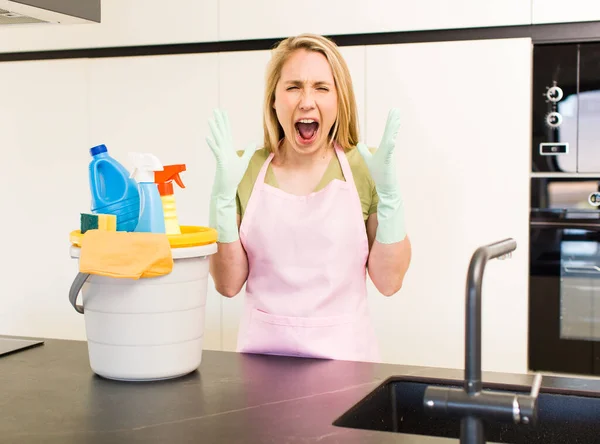 Young Adult Pretty Blonde Woman Housekeeper Concept —  Fotos de Stock