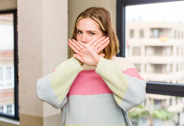Pretty Caucasian Woman Covering Face Hand Putting Other Hand Front — Stock Photo, Image