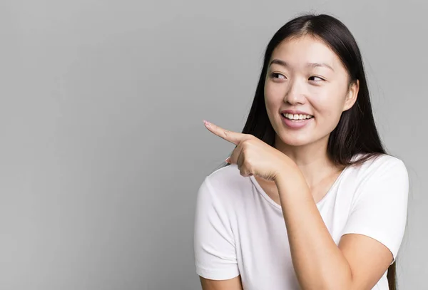 Young Adult Pretty Asian Expressive Woman Copy Space Side — Foto Stock
