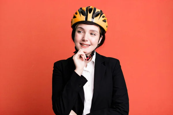 Young Pretty Woman Smiling Happy Confident Expression Hand Chin Bike – stockfoto