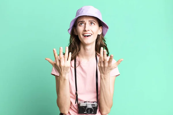Young Pretty Woman Looking Desperate Frustrated Stressed Tourist Concept — Stock Photo, Image