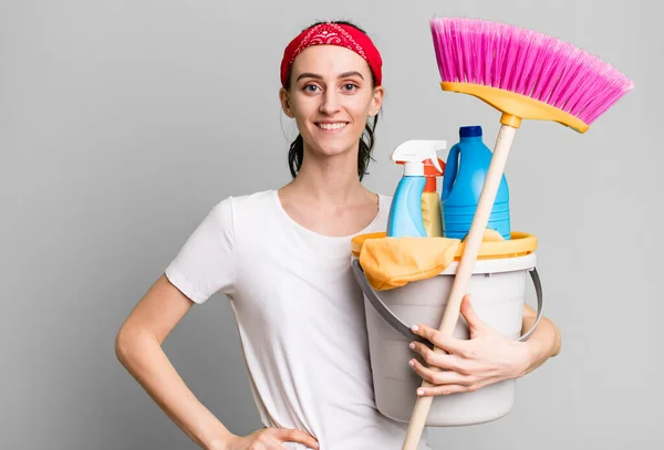 Young Pretty Woman Smiling Happily Hand Hip Confident Housekeeper Concept — Stok fotoğraf