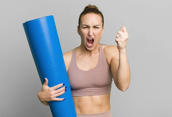 Young Pretty Woman Shouting Aggressively Angry Expression Fitness Yoga Concept — Stockfoto