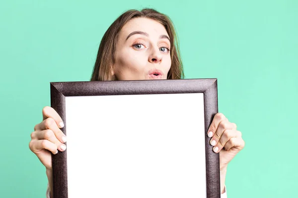 Young Pretty Woman Holding Empty Frame Copy Space — Stock Photo, Image