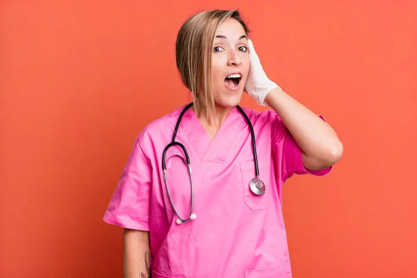 Pretty Blonde Woman Feeling Happy Excited Surprised Nurse Concept — 图库照片