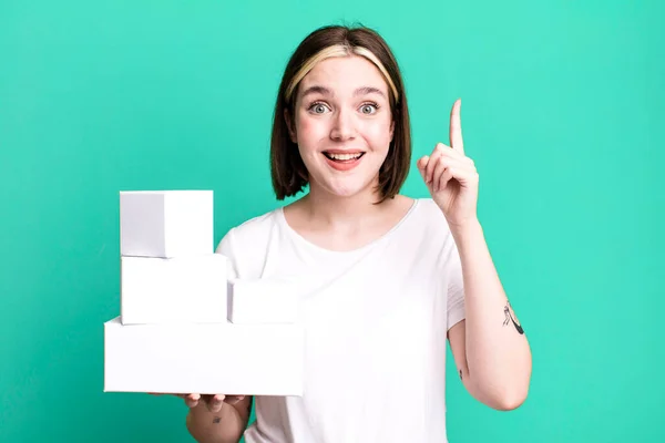 Young Pretty Woman Feeling Happy Excited Genius Realizing Idea White — Stock Photo, Image