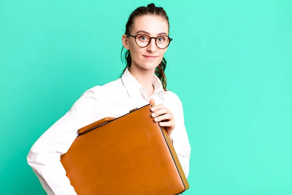 Young Pretty Woman Leather Suitcase Business Concept — Stock Photo, Image