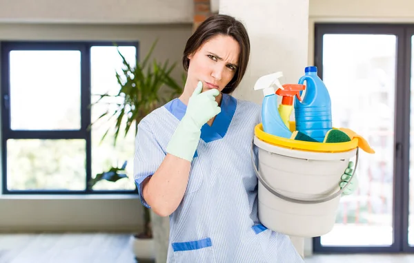 Young Pretty Woman Mouth Eyes Wide Open Hand Chin Housekeeper — Stockfoto