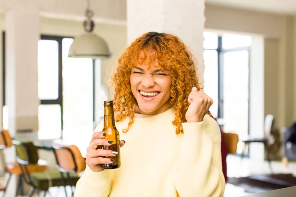 Young Red Hair Latin Pretty Woman Having Beer Home — Stockfoto