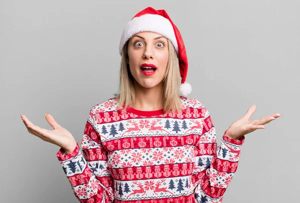 Pretty Blonde Woman Feeling Happy Astonished Something Unbelievable Christmas Santa —  Fotos de Stock