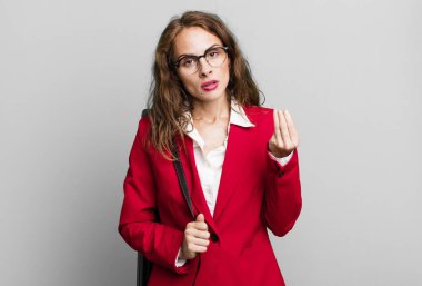 İspanyol güzel kadın kapiş ya da para hareketi yapıp sana ödemeni söylüyor. mimar ya da iş konsepti