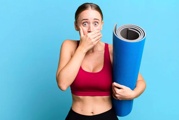 Caucasian Pretty Woman Covering Mouth Hands Shocked Fitness Yoga Concept — Photo