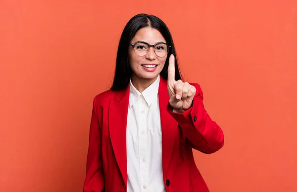 Hispanic Pretty Woman Smiling Proudly Confidently Making Number One Business — Stock Photo, Image