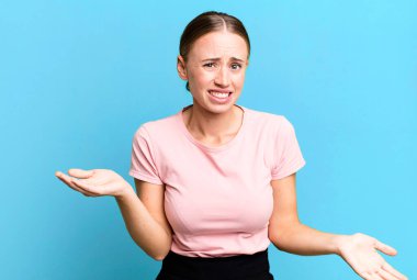 Aptal ve kafası karışık hissediyorum, hangi seçeneği seçeceğimden emin değilim, merak ediyorum.