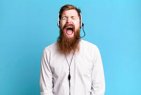 Long Beard Man Shouting Aggressively Looking Very Angry Telemarketer Agent — Stock Photo, Image