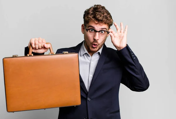 Young Adult Caucasian Businessman Suit Case — Stockfoto