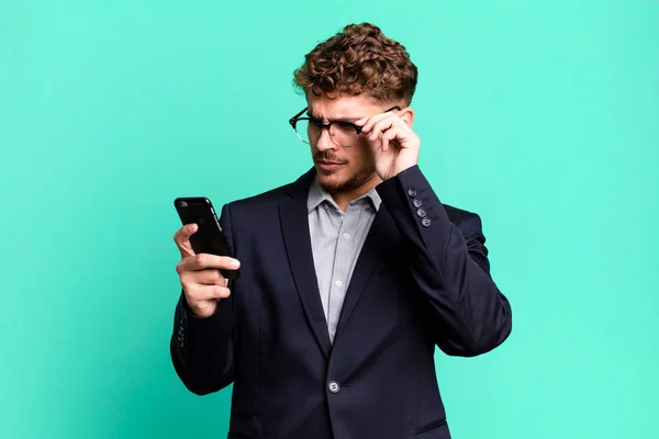 Young Adult Caucasian Businessman Smartphone — 图库照片