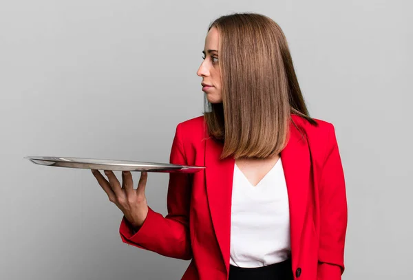 Profile View Thinking Imagining Daydreaming Businesswoman Presenting Tray — Stock Photo, Image