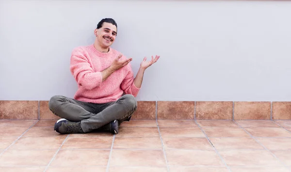 Young Handsome Man Sitting Floors Copyspace — Stock Photo, Image
