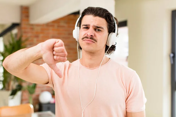 Young Handsome Man Listening Music Headphones Home Home Interior — Stock Photo, Image