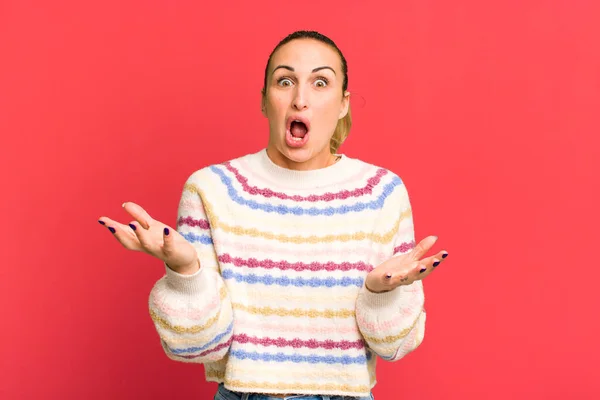 Young Pretty Woman Shouting Aggressively Angry Expression — Stock Photo, Image