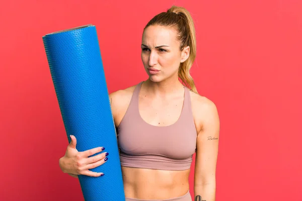 Young Pretty Woman Feeling Sad Upset Angry Looking Side Fitness — Stock Photo, Image