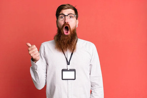Long Beard Man Looking Astonished Disbelief Vip Badge Accreditation Concept — Stock Photo, Image