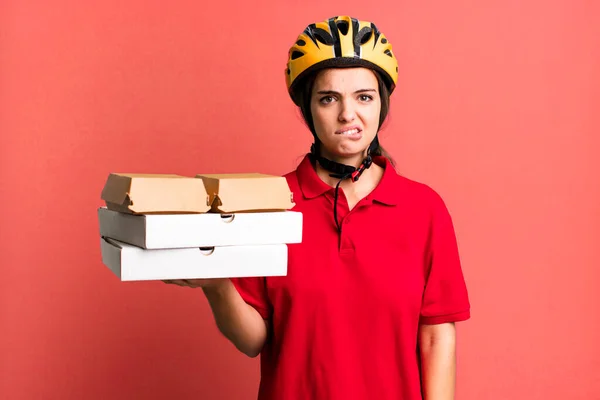 Young Pretty Woman Looking Puzzled Confused Pizza Delivery Concept — Stok fotoğraf