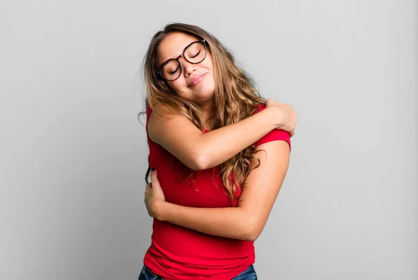 Young Pretty Woman Feeling Love Smiling Cuddling Hugging Self Staying — Stock Photo, Image