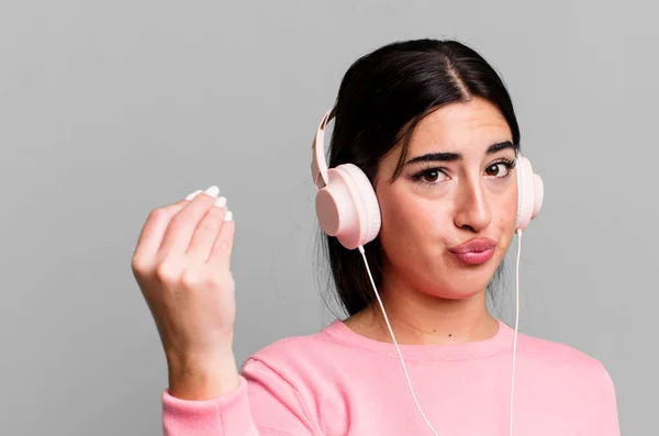 Κάνοντας Capice Χειρονομία Χρήματα Σας Λέει Πληρώσει Ακουστική Μουσική Ακουστικά — Φωτογραφία Αρχείου
