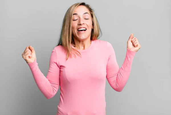 Blonde Adult Woman Looking Extremely Happy Surprised Celebrating Success Shouting — Photo