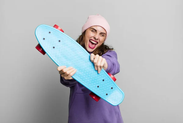 Hispanic Pretty Young Woman Skateboard Concept — Foto Stock