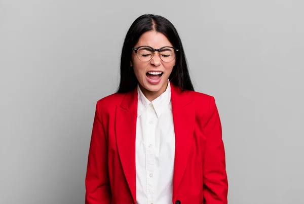 Hispanic Pretty Woman Shouting Aggressively Looking Very Angry Business Concept — Stock Photo, Image