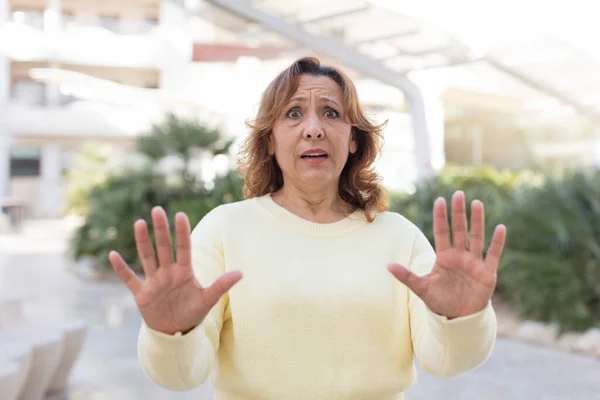 Middle Age Woman Feeling Stupefied Scared Fearing Something Frightening Hands — Stock Photo, Image