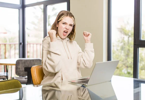 Pretty Caucasian Woman Shouting Aggressively Angry Expression Fists Clenched Celebrating — Fotografia de Stock