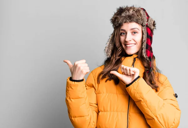 Junge Hübsche Frau Mit Winterkleidung Kälte Und Winterkonzept — Stockfoto